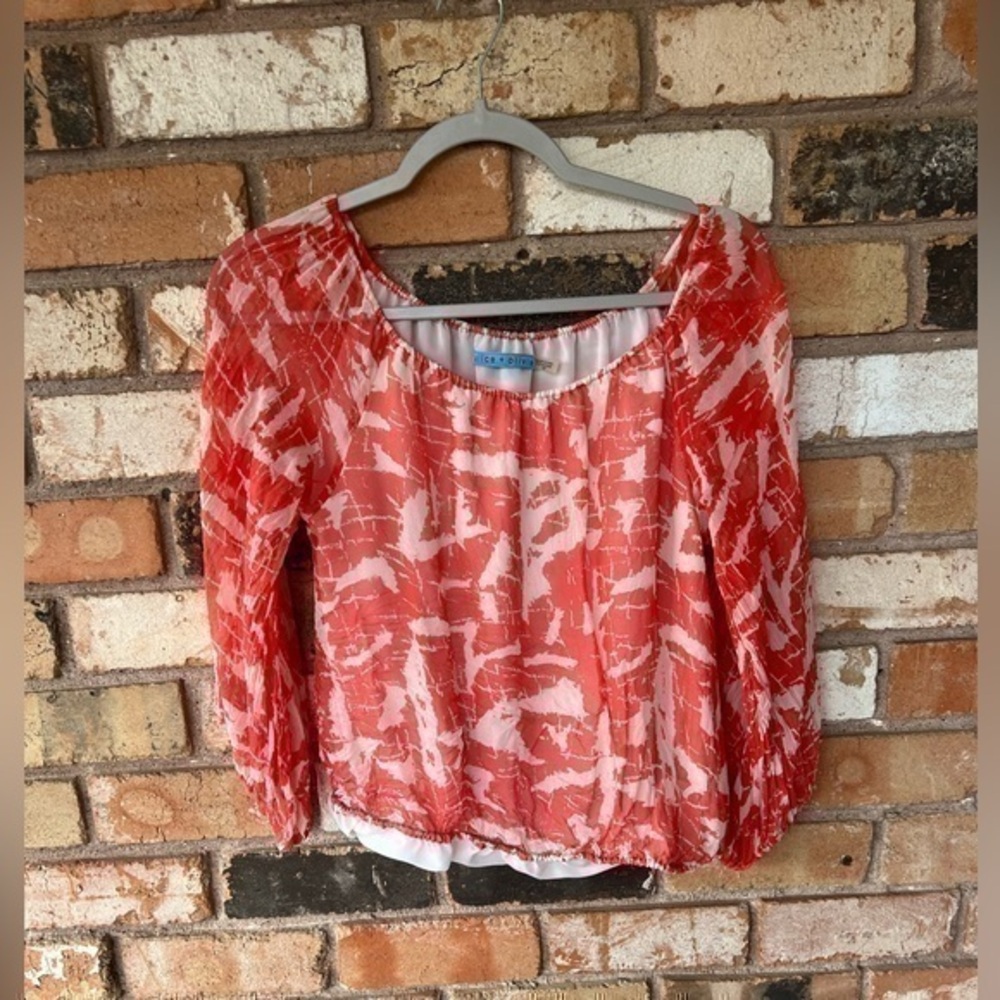 ALICE + OLIVIA abstract print orange and white 100% silk blouse size small